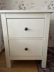 Hemnes byrå/sängbord
