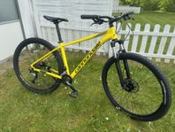 Hydraulisk Cannnondale 29 tum 18 vxl väldigt fin skick 