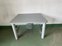 TV-bänk med glashyllor