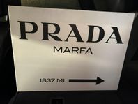 Prada canvastavla 50x70 på träram