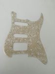 Fender HSS plektrumskydd aged white moto