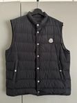 Moncler väst strl 3 