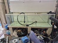 720l akvarium med fluval pumpar