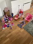 Barbies och tillbehör plus Docka och tillbehör 