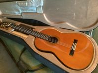 Gitarr Yamaha GC32C