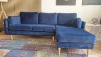 Elegant Blå Sammetssoffa med 3 Sittplatser 