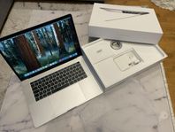 Uppg. MacBook Pro (2019) – i7, 16 GB RAM – Nyskick! 