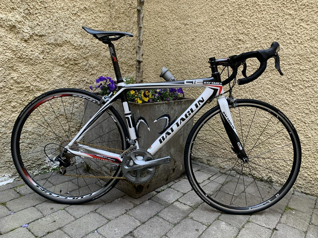 Snygg italiensk kolfiberracer...