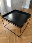 Hay tray table