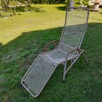 Vilstol, Retro. 1940-talet. Stålram, nätad. Olika viloläg
