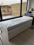 Släkt IKEA 90x200 säng med förvaring