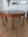 Antikt bord i mahogny 