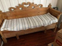 Gammal träsoffa