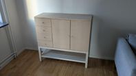 Sideboard / byrå i ljust trä och tung