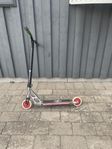 en fin kickbike för park-åkning.