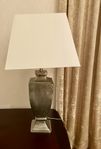 Bordslampa silverfärgad