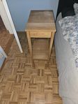 Sängbord, smalt och högt
