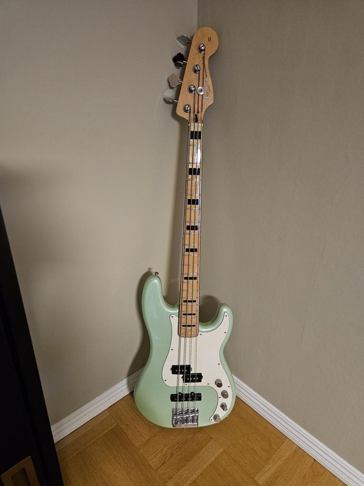 Fender FSR Deluxe precision s...