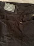 1 par svarta jeans storlek 34x30 svarta