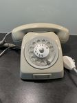 retro telefon med nummerskiva
