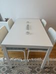 Matbord med 4 stolar från IKEA – Fint skick!