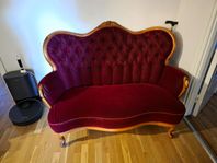 Röd soffa HÄMTA NU BJUD VAD DU VILL