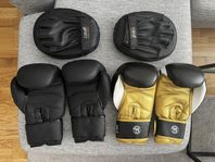 boxningshandskar och pads 