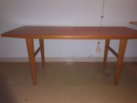 Jättefint soffbord i teak