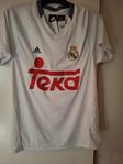 REAL MADRID FOTBOLL TRÖHA