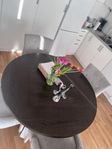 Matgrupp 4 stolar från Mio