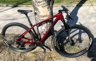 White xc290 ultimate 17”/M