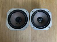 2st JBL 2105H