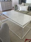 Soffbord i vit marmor