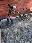 DH cykel Vitus. 