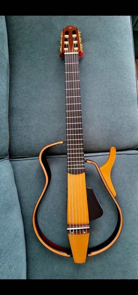 Yamaha SLG130NW tysta gitarren