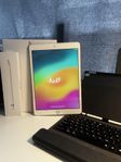iPad 8:e Gen + Apple Pencil + Tangentbord & Fodral