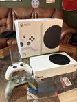 Xbox Series S & 2 handkontroller