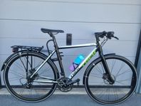 TREK FOUR 28 tum 20 växlar ram 50cm  pris 4495