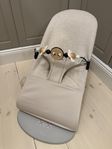 BabyBjörn babysitter / baby bouncer samt leksak