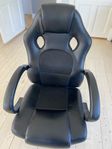 Svart gamingstol 