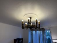 Taklampa / ljuskrona i trä-look