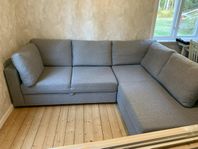 Säljes: Hörnbäddsoffa i grått tyg – bra skick! 233x170