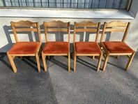 Matstolar/köksstolar i furu 4 st med klädd sits 1970-tal