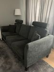 Soffa 3 sits Eden