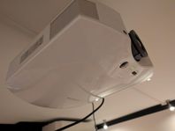 Sony VPL HW55ES Projektor med ny lampa + 136" ramspänd duk