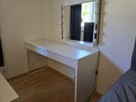 Sminkbord med spegel och belysning – komplett set i vitt