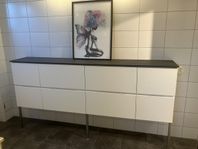 Avlastningsbord eller skänk KVIK