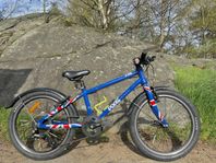 Frog 55 Lättcykel 8,6 kg 8-vxl *Leverans tillgänglig