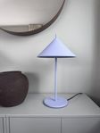 Pastell-lila bordslampa från HKliving