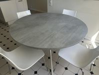 Bord + stolar 